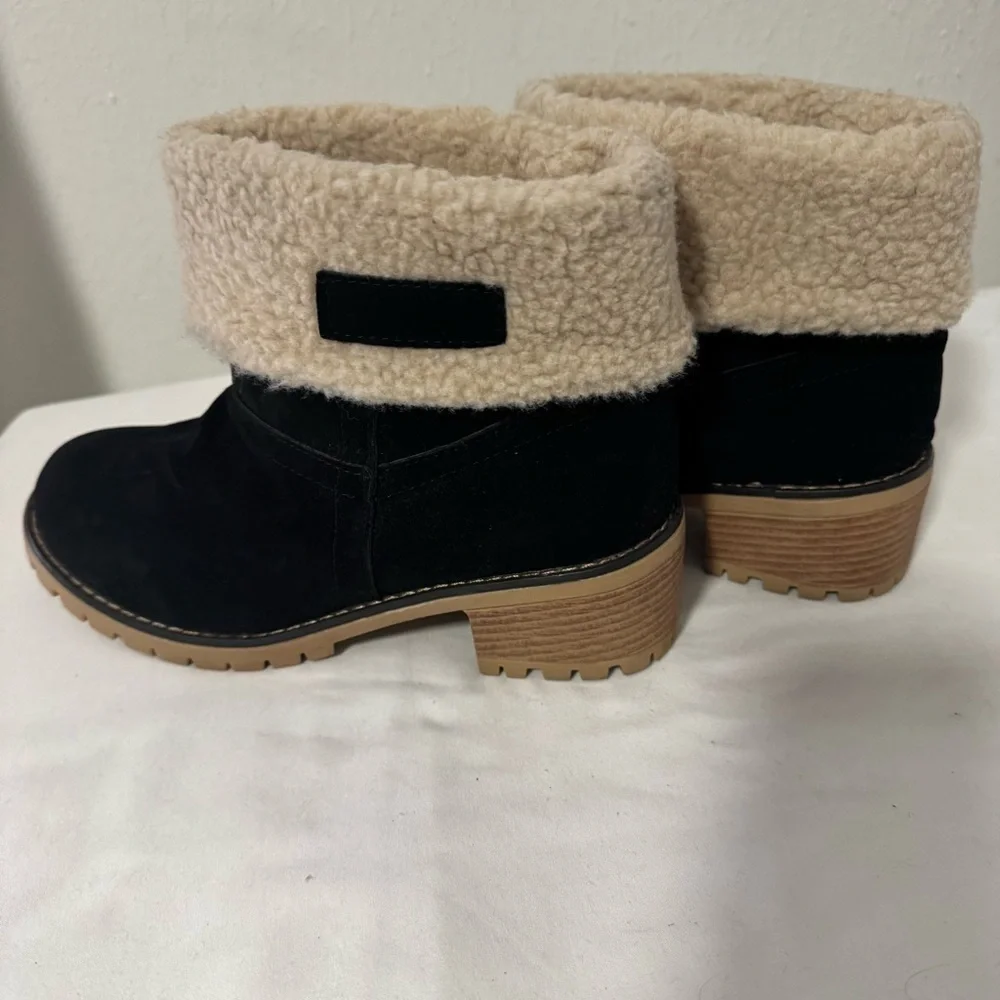 Women’s Sz 41 US 10 Snow Booties Winter Faux Fur Suede Square Heels Ankle Boots